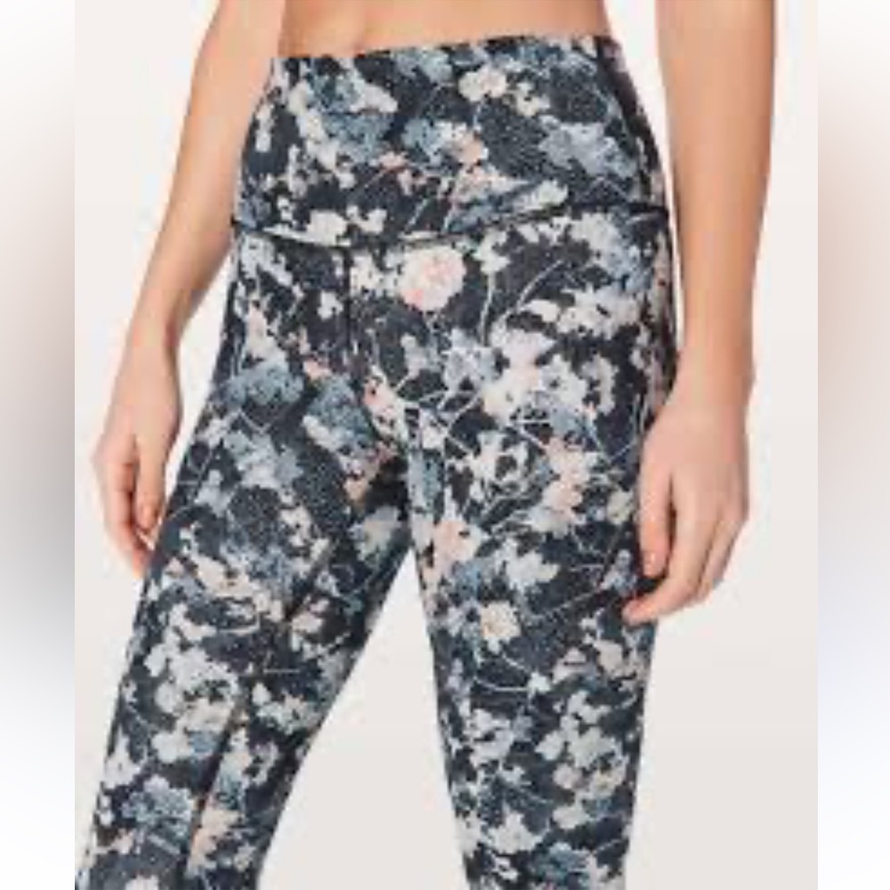 EUC Lululemon Wunder Under High Rise Cropped Leggings Size 4